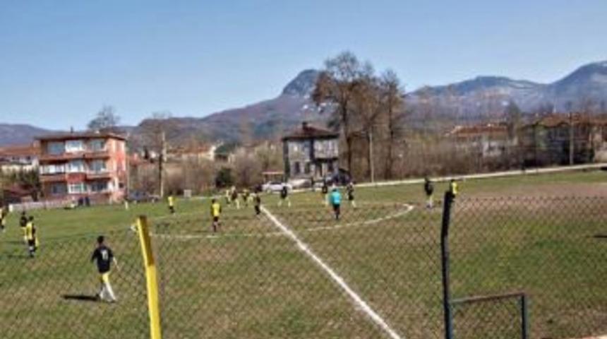 Cide Futbol Sahası Yenileniyor