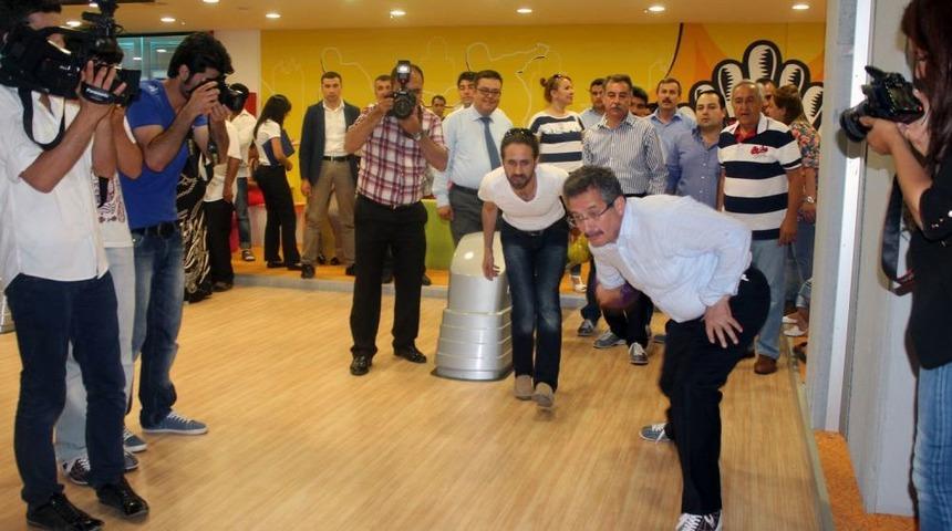 Gazeteciler Bowling Turnuvasında Stres Attı