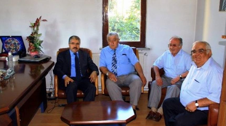 Vali &Ccedil;ınar Ziyaretlere Devam Ediyor