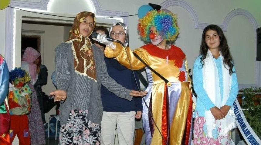 &Ouml;zel &Ouml;ğrenciler İzleyenlerden Tam Not Aldı