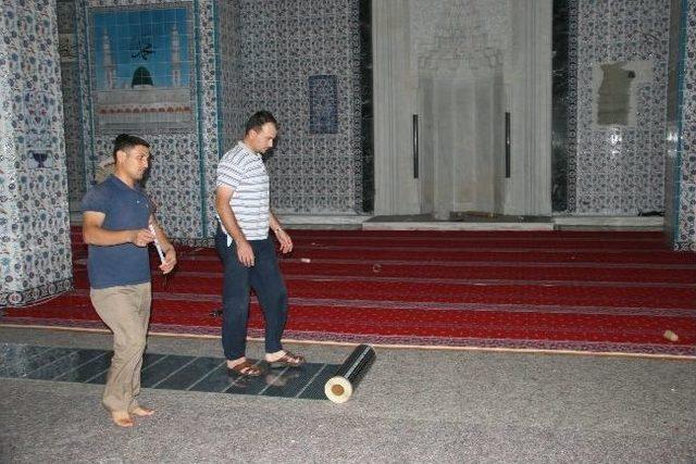 Merkez Camisi İbadete A&ccedil;ılıyor 1
