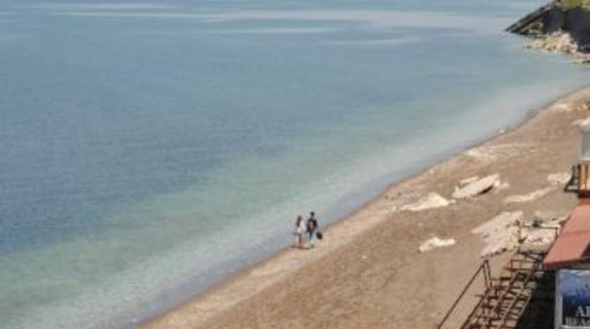 Ak&ccedil;akoca&rsquo;da Plajlar Boşaldı