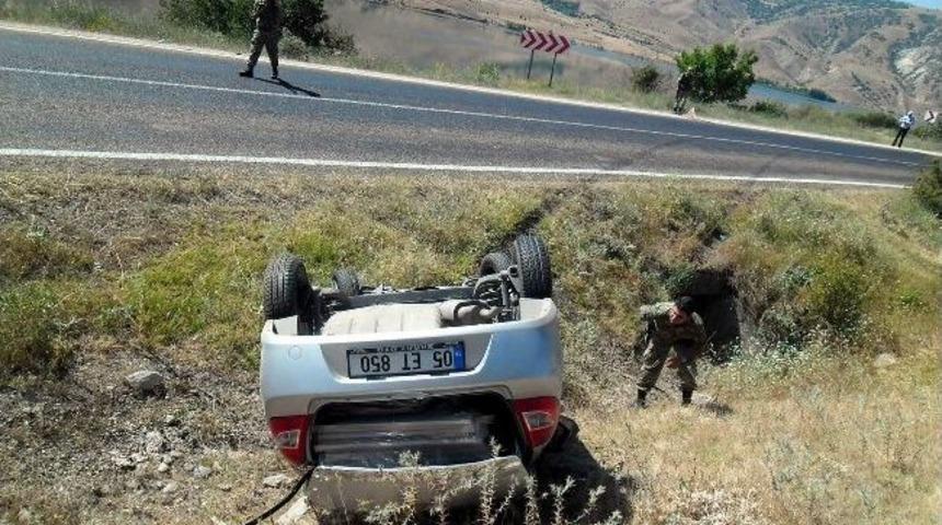 Sivas&rsquo;ta Trafik Kazası: 3 Yaralı