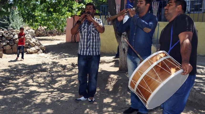 Abdallar Ilgi Bekliyor