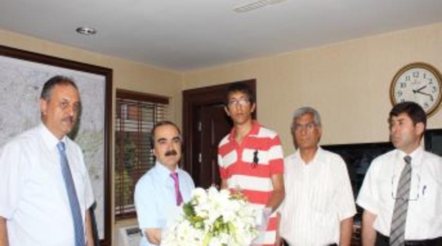 LYS&rsquo;nin Şampiyon &Ouml;ğrencisi: B&ouml;yle Bir Sınav Sisteminde Dershaneler Olmalı