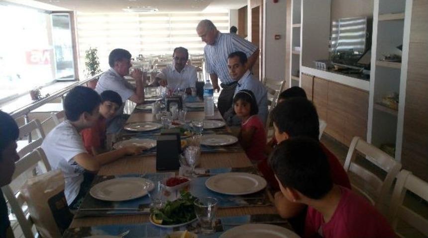 Kur&rsquo;an-ı Kerim&rsquo;e Ge&ccedil;en &Ouml;ğrencilere Yemek