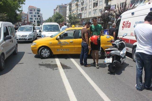 Gazeteci Aksoy Trafik Kazasında Yaralandı 1