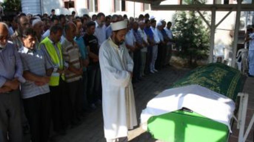 &Ouml;ld&uuml;r&uuml;len K&uuml;&ccedil;&uuml;k &Ouml;mer, G&ouml;zyaşları I&ccedil;inde Toprağa Verildi