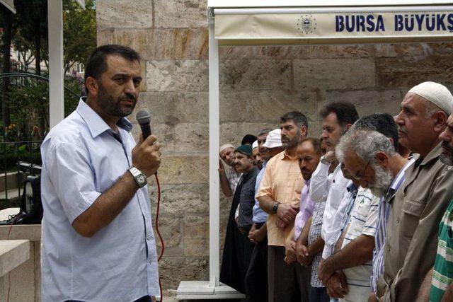 Mısır’da Ölenler Için Gıyabi Cenaze Namazı Kılındı