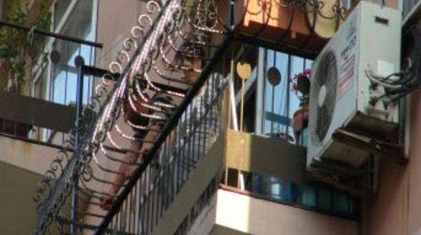 M&uuml;cella Yapıcı&rsquo;nın Evinde Arama