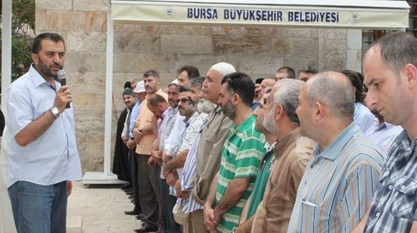 Mısır'da Hayatını Kaybedenler İ&ccedil;in Gıyabi Cenaze Namazı Kıldılar