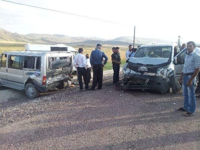 Van da İftar &Ouml;ncesi Trafik Kazası: 6 Yaralı 3