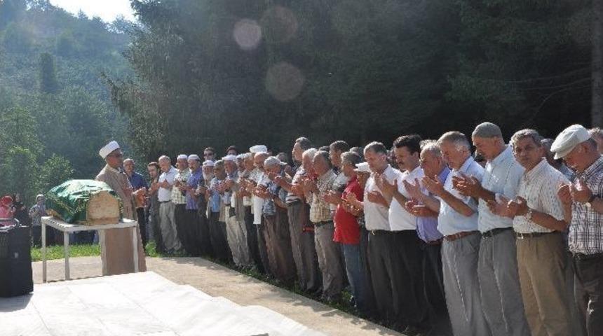 Ormanda &ouml;l&uuml; olarak bulundu