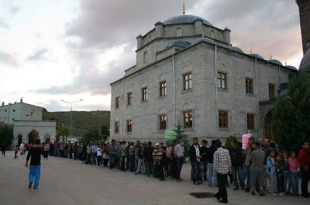 Kars’ta İlk İftar Topu Atıldı