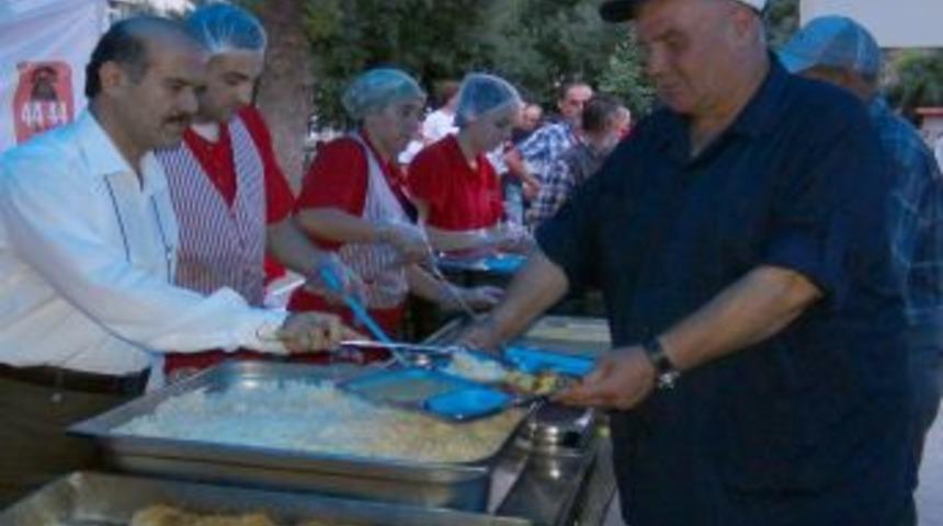 Uşak Ilk Iftarını Yaptı