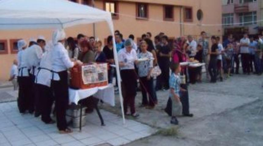 İlk Iftarı Kimse Yok Mu Derneği Verdi
