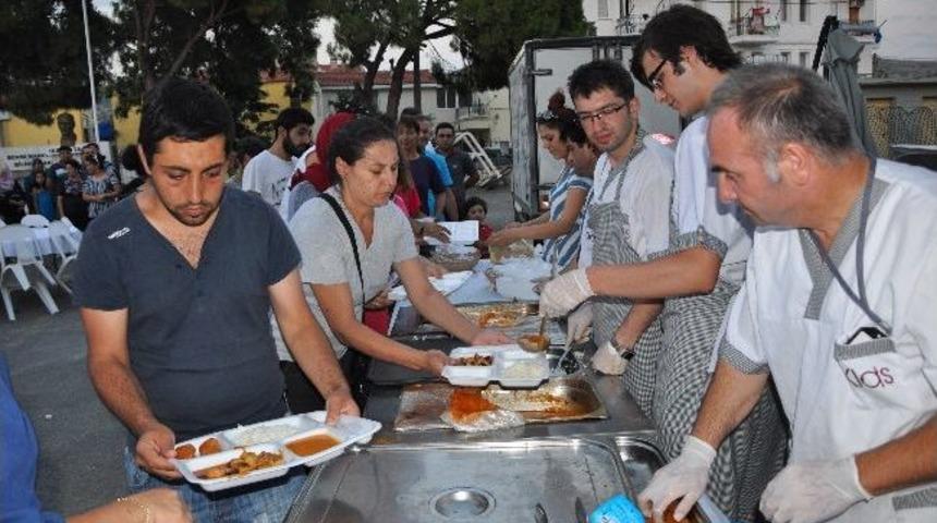 Fo&ccedil;alılıar İlk İftarını Yaptı