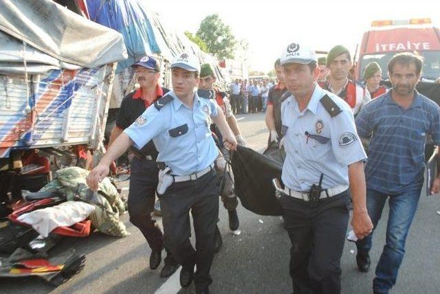 TEM Otoyolu nda zincirleme kaza: 1 ölü, 2 yaralı 1