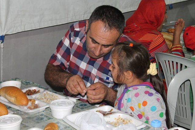 Sivas ta Protokol Ve Halk Ilk Iftarını Birlikte Açtı 2