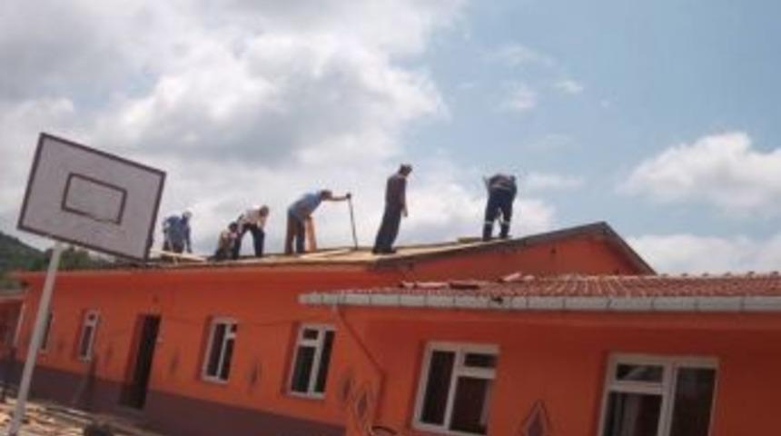 &Ccedil;atak İlk&ouml;ğretim okulunu k&ouml;yl&uuml;ler yıktı