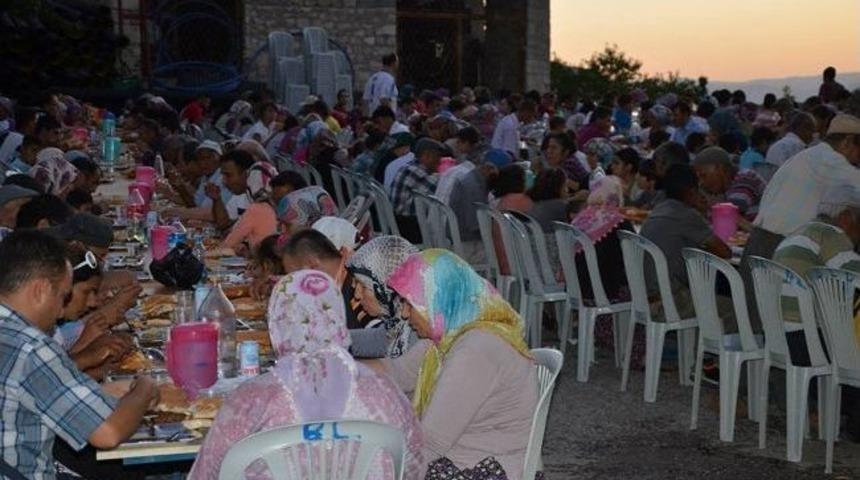 Mutlular "iftar Sofrası"nda Buluştu