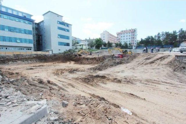 Havuzbaşı Kent Meydanı Düzenlemesi Başladı 1