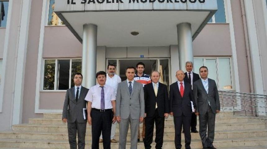 Vali &Ouml;zt&uuml;rk Sağlık Kurumlarından Brifing Aldı