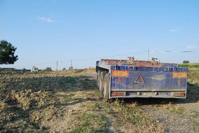 100 Tonluk Köprü Ayağı Karayoluna Düştü