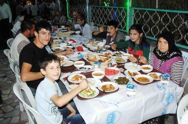 Taşköprü Protokolü İlk İftarını Çadırda Açtı