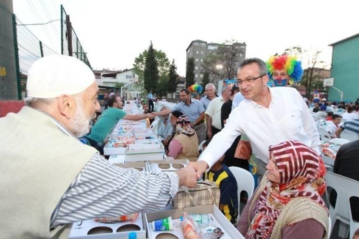 Gebze&rsquo;de Kardeşlik Sofraları Kuruluyor