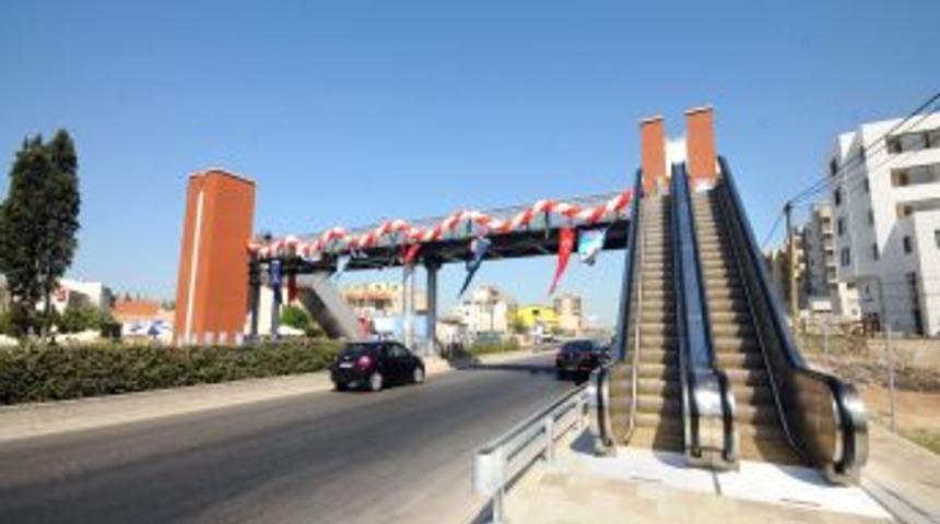 İzmir'de Ak&ccedil;ay Ve Anadolu Caddelerine Yeni &Uuml;stge&ccedil;itler Yapılacak