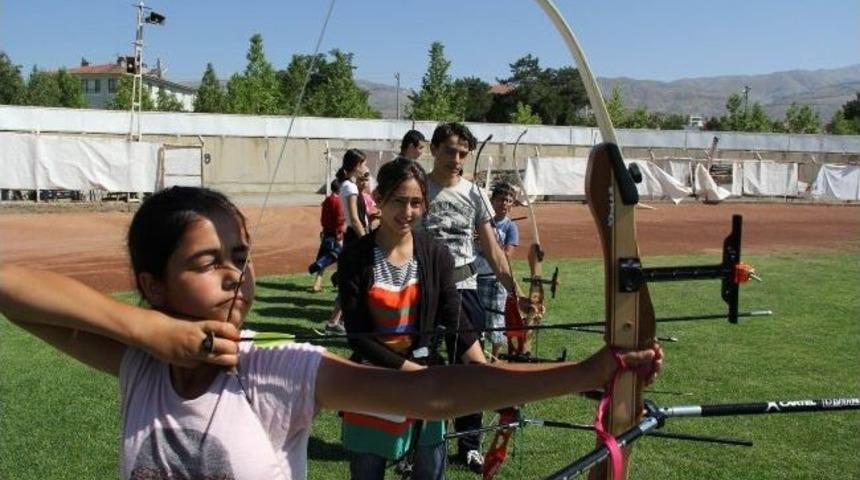 Erzincan&rsquo;da Ok&ccedil;uluk Kursuna B&uuml;y&uuml;k İlgi