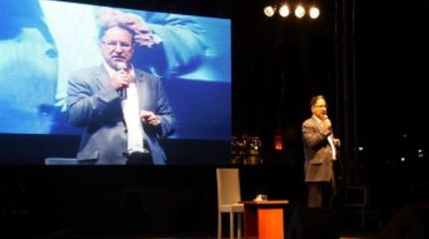 Karataş: İmanlı Insan Ana Babasına Saygı Duymalı, Muhta&ccedil;lara Yardım Etmeli