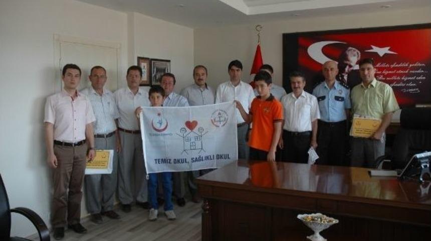 Manisa Selendi'de 5 Okula Beyaz Bayrak Verildi...