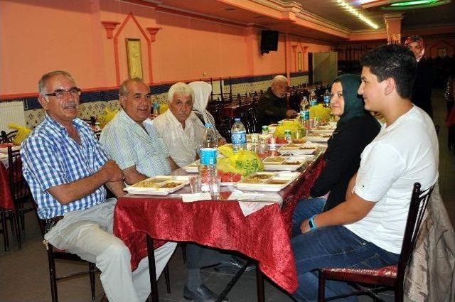 Suşehri’nde Her Gün Bin Kişiye İftar Sofrası Kuruluyor 1