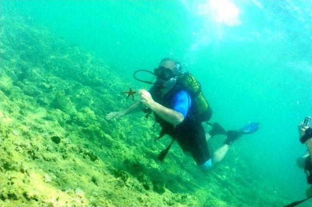 İzmir de Rekt&ouml;rden Bir İlk... 1