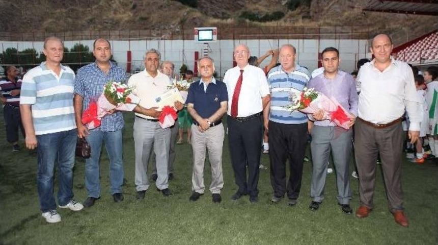 Bayraklı'da Şampiyon Belediyespor...