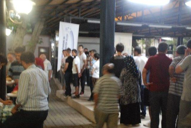 Biga Halkı İftar &Ccedil;adırında Buluştu 1