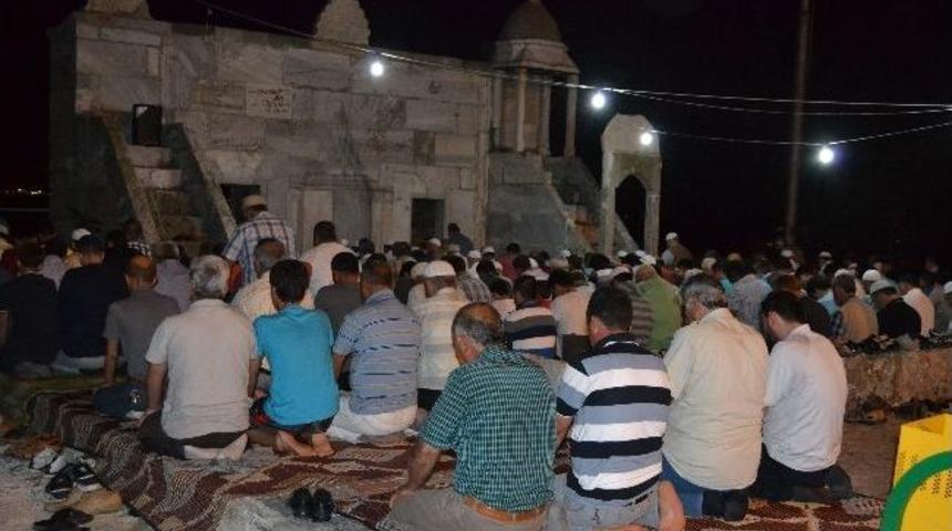 A&ccedil;ık Havada Teravih Namazı