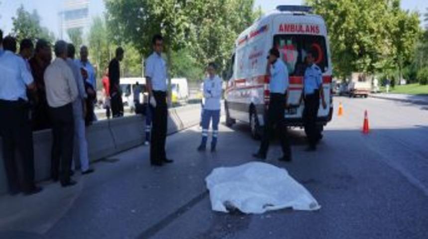 100 Liralık Ramazan Yardımını Almaya Giderken Kamyonet Altında Can Verdi