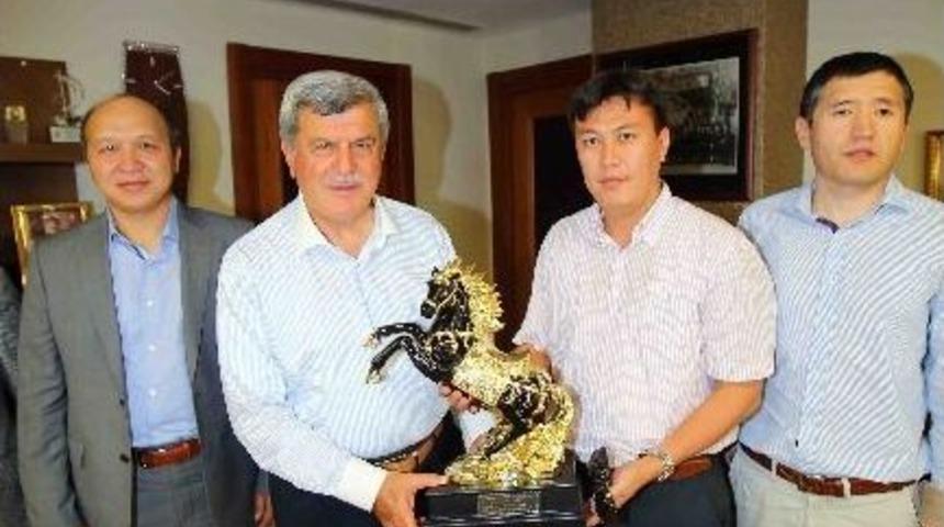 Başkan Karaosmanoğlu&rsquo;na Kırgız Heyetten Ziyaret