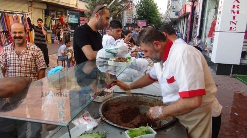 Batman'da Bir G&uuml;nde 750 Kilo &Ccedil;iğ K&ouml;fte T&uuml;ketiliyor