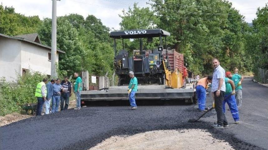 Kartepe&rsquo;de Mahalle Stat&uuml;s&uuml;ne Kavuşan K&ouml;y Yolları Asfaltlanıyor
