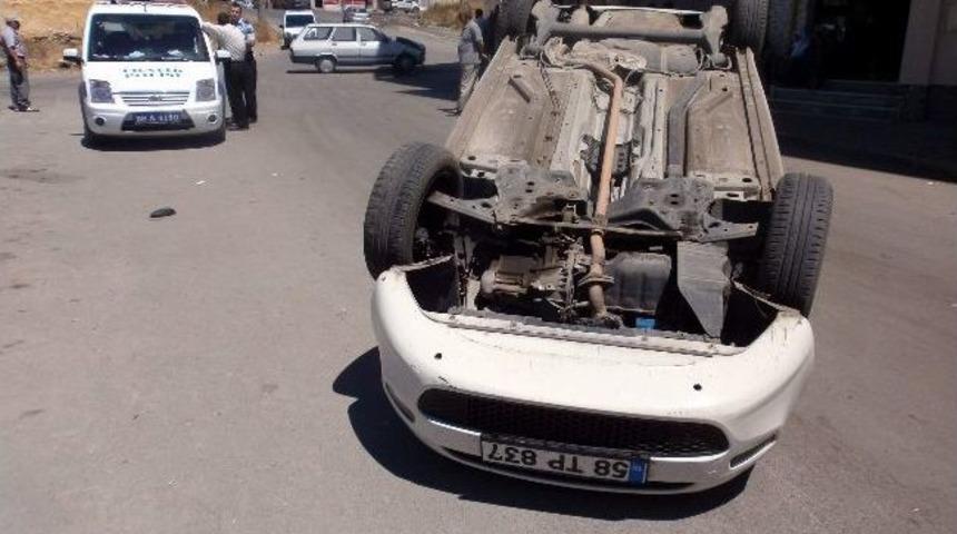 Sivas&rsquo;ta Ara&ccedil; Takla Ttı, Bayan S&uuml;r&uuml;c&uuml; Yaralandı