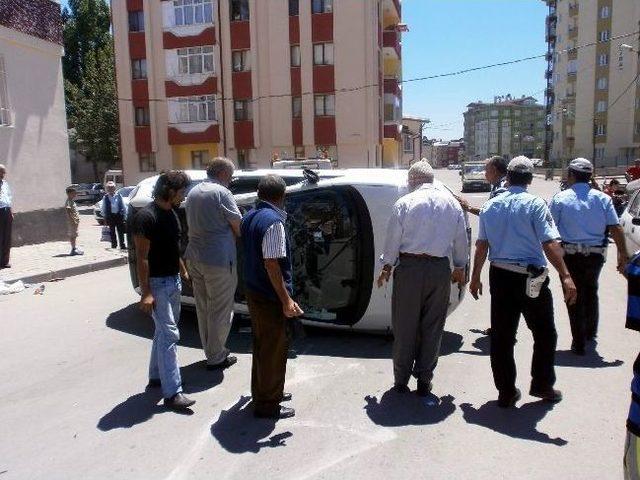 Sivas’ta Araç Takla Ttı, Bayan Sürücü Yaralandı