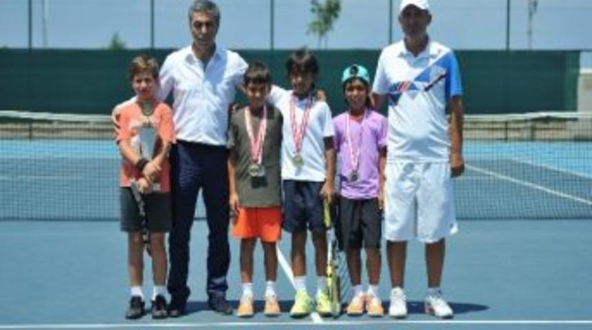 "trabzon'daki Spor Tesislerinin Meyvelerini Yavaş Yavaş Alıyoruz"