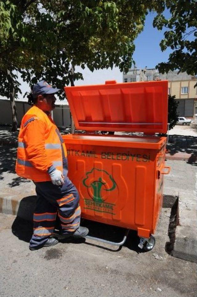 Şehitkamil&rsquo;de Konteynır Yenileme &Ccedil;alışmaları Devam Ediyor 2