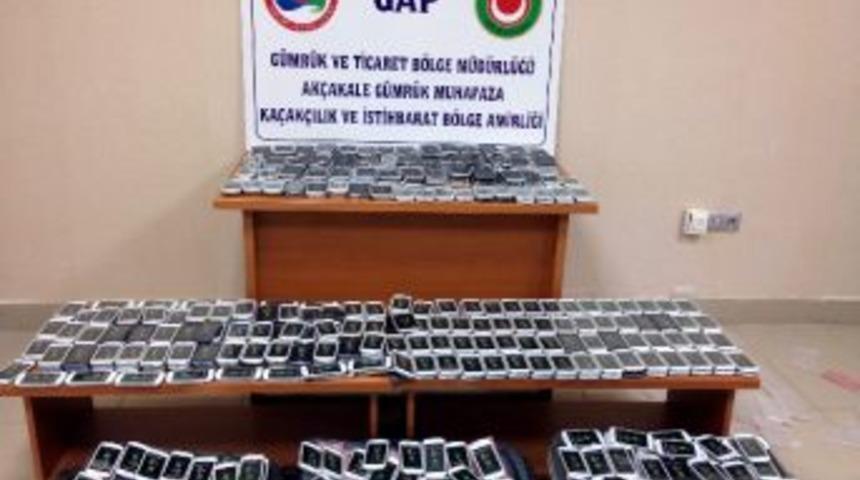 Gap Havalimanı&rsquo;nda Ka&ccedil;ak Telefon Operasyonu