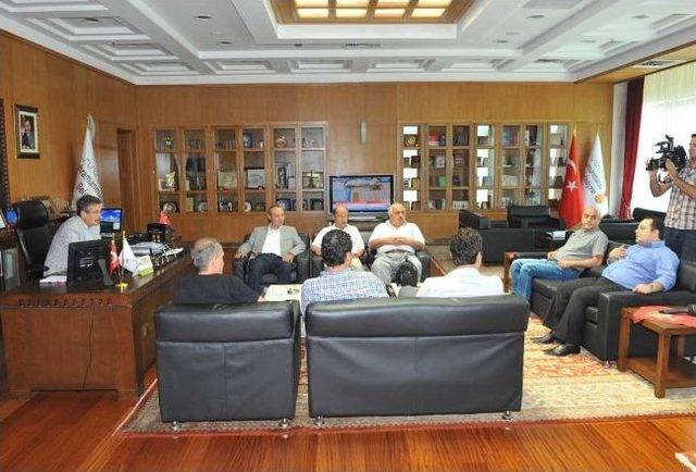 Gazeteciler Başkan Poyraz&rsquo;ı Ziyaret Etti 2