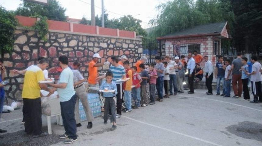 Afyonkarahisar'da İftar &Ccedil;adırlarında Ramazan Coşkusu